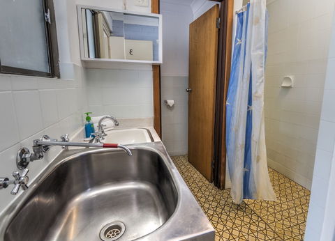 Emu Beach Chalets - Accommodation Gladstone 5