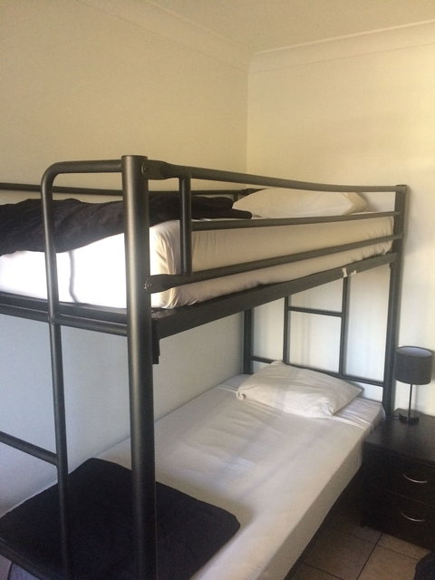 Arrival Accommodation Centre - Accommodation Gladstone 3