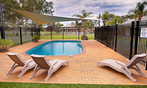 The Standpipe Golf Motor Inn - Accommodation Gladstone 3