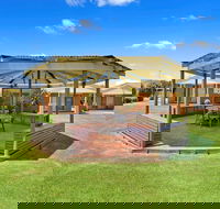Comfort Inn  Suites King Avenue - Accommodation Gladstone