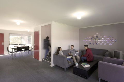 Macquarie University Village - Accommodation Gladstone 6
