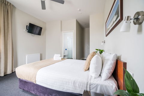 The Huskisson - Accommodation Gladstone 5