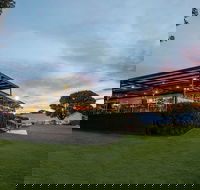 The Huskisson - Accommodation Gladstone