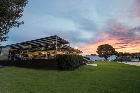 The Huskisson - Accommodation Gladstone 0