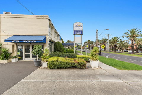 Alexander Motor Inn & Apartments - Accommodation Gladstone 2