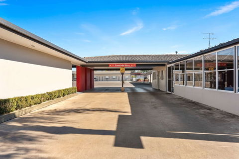 Econo Lodge Moree Spa Motor Inn - Accommodation Gladstone 4