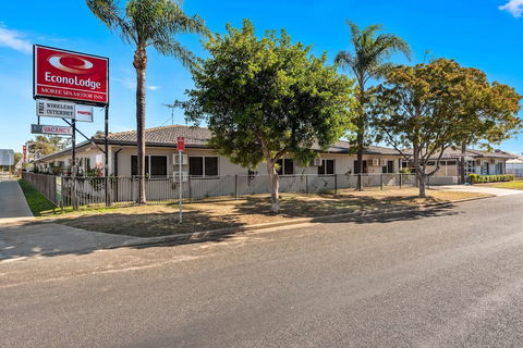 Econo Lodge Moree Spa Motor Inn - Accommodation Gladstone 0