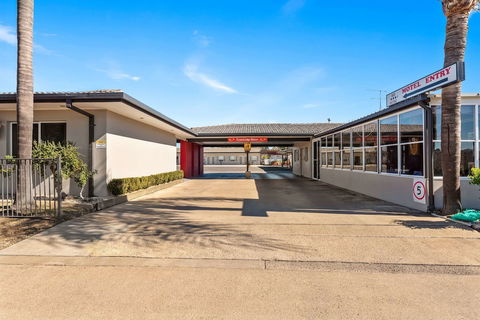 Econo Lodge Moree Spa Motor Inn - Accommodation Gladstone 5