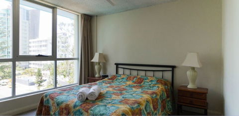 Durham Court Holiday Apartments - Accommodation Gladstone 5