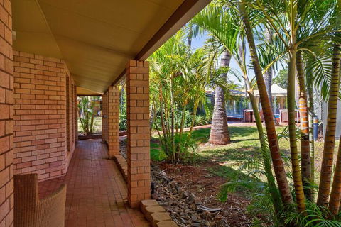 Karratha International Hotel - Accommodation Gladstone 1