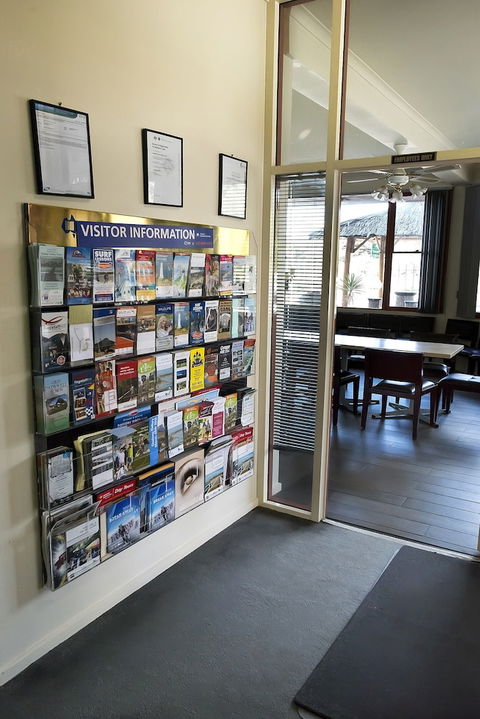 Lorne Coachman Inn - Accommodation Gladstone 1