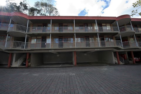 Lorne Coachman Inn - Accommodation Gladstone 0