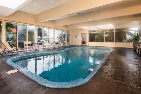 Bellevue On The Lakes - Accommodation Gladstone 2