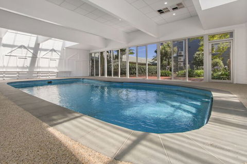 Bellevue On The Lakes - Accommodation Gladstone 5