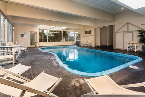 Bellevue On The Lakes - Accommodation Gladstone 3
