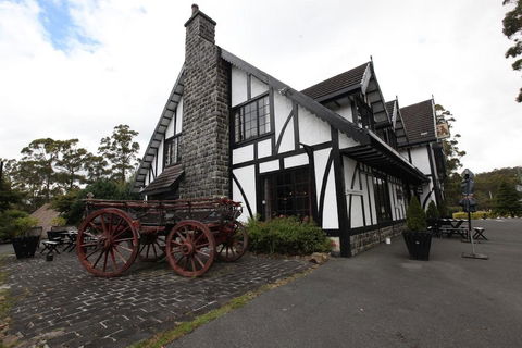 Fox And Hounds Inn - Accommodation Gladstone 3