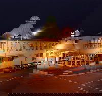 The Lighthouse Hotel - Accommodation Gladstone