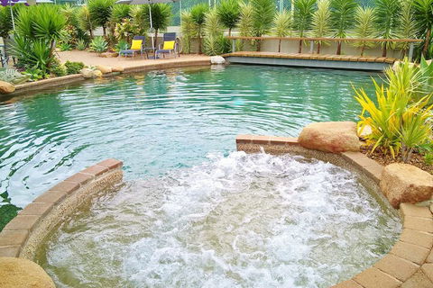 Island Leisure Resort - Accommodation Gladstone 4