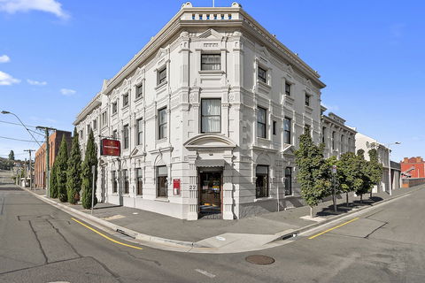 The Grand Hotel Launceston - Accommodation Gladstone 2