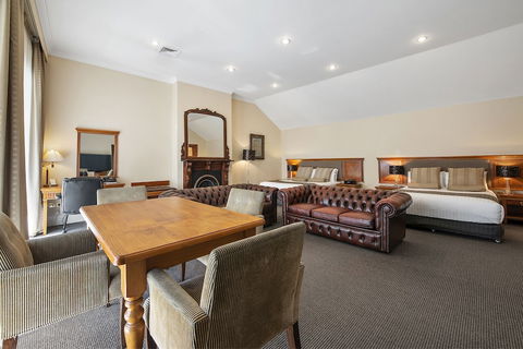 The Grand Hotel Launceston - Accommodation Gladstone 6