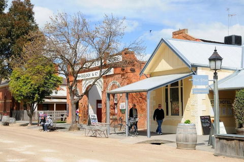 The Georgian Motor Lodge - Accommodation Gladstone 1