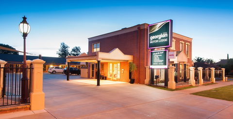 The Georgian Motor Lodge - Accommodation Gladstone 3