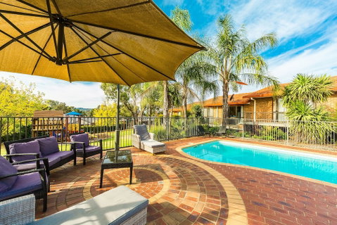 Hume Country Motor Inn - Accommodation Gladstone 3