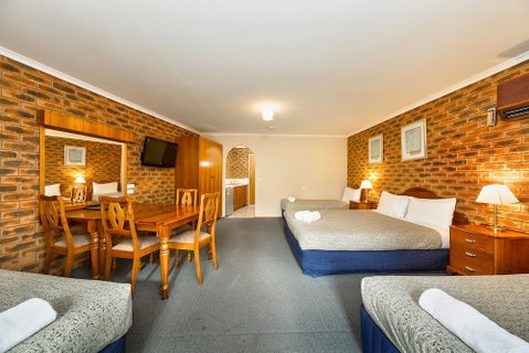 Hume Country Motor Inn - Accommodation Gladstone 4