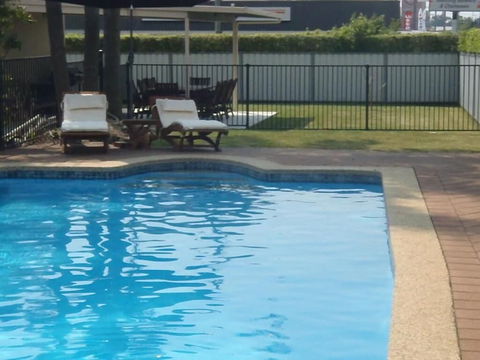 Caravilla Motor Inn - Accommodation Gladstone 2