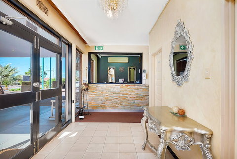 Alexander Motel Whyalla - Accommodation Gladstone 2