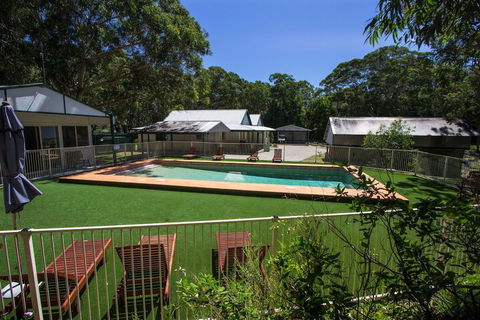 The Retreat Port Stephens - Accommodation Gladstone 3
