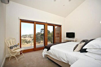 Seascape Retreat - Accommodation Gladstone 5