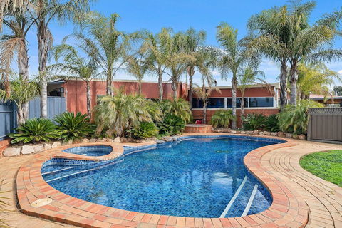 Comfort Inn Peppermill - Accommodation Gladstone 2