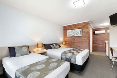 Blue Shades Motel - Accommodation Gladstone 0