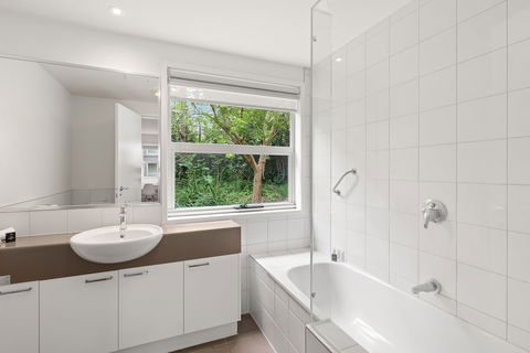Burwood Serviced Apartments - Accommodation Gladstone 4