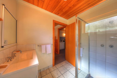 Stanley Seaview Inn - Accommodation Gladstone 5
