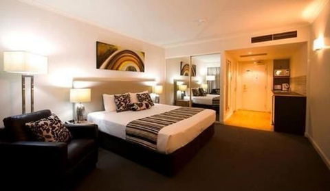 Central Cosmo Apartments - Accommodation Gladstone 3