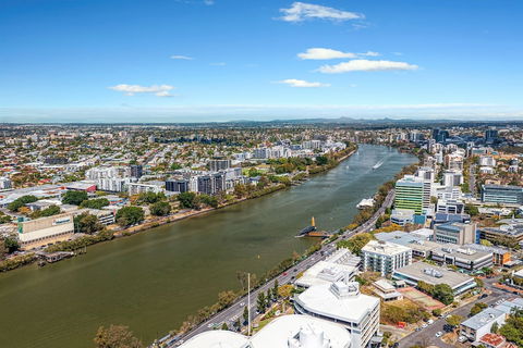 Central Cosmo Apartments - Accommodation Gladstone 1