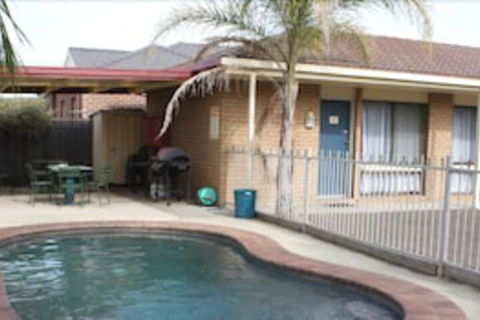 Country Home Motor Inn - Accommodation Gladstone 2
