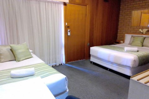 Country Home Motor Inn - Accommodation Gladstone 4