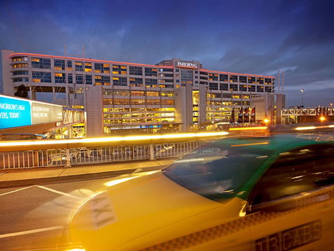 PARKROYAL Melbourne Airport - Accommodation Gladstone 1
