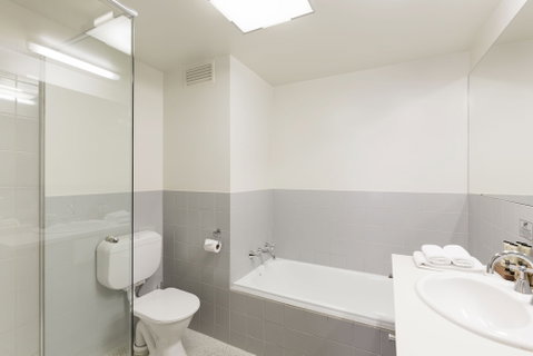 Old Woolstore Apartment Hotel - Accommodation Gladstone 4