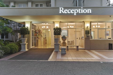 The Peninsula Riverside Serviced Apartments - Accommodation Gladstone 0