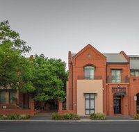 Majestic Old Lion Apartments - Accommodation Gladstone