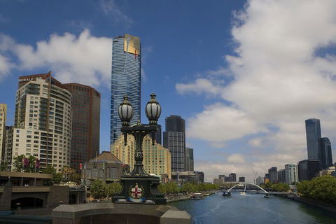 Quay West Suites Melbourne - Accommodation Gladstone 2