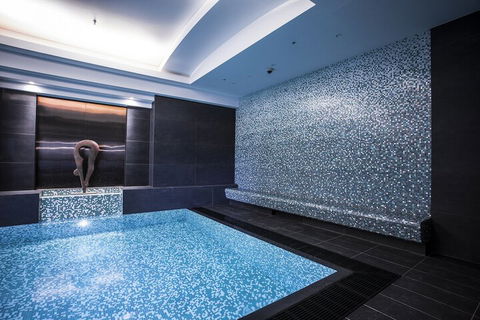 Quay West Suites Melbourne - Accommodation Gladstone 5