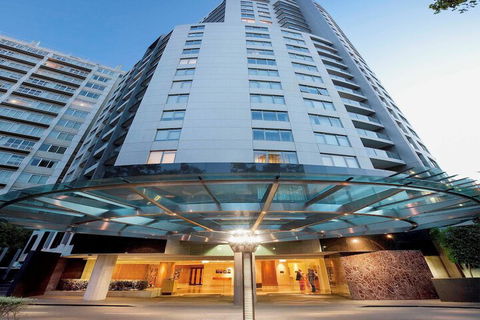 Quay West Suites Melbourne - Accommodation Gladstone 1