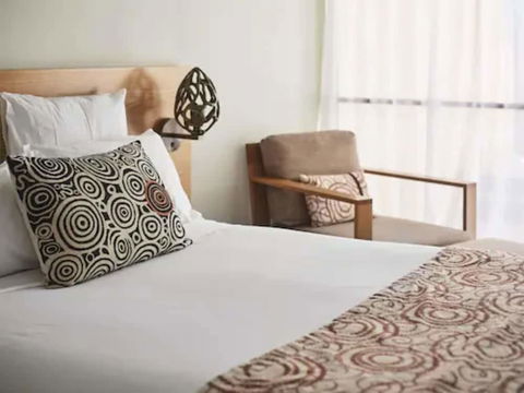 Sails In The Desert - Accommodation Gladstone 4