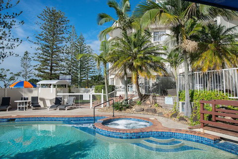 Golden Shores Holiday Club - Accommodation Gladstone 3