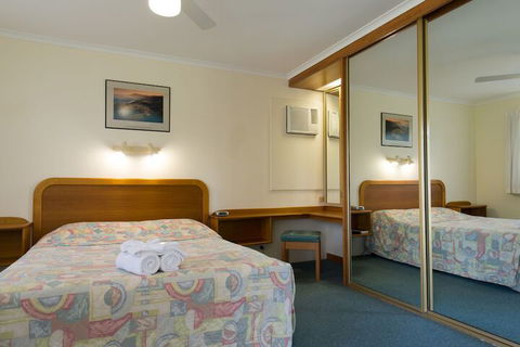 Vacation Village - Accommodation Gladstone 3